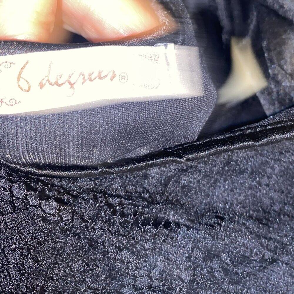 Lace Blouse - Picture 7 of 9